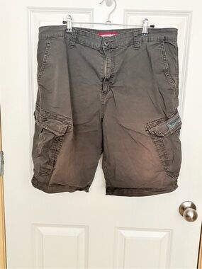 UNIONBAY Men's Olive Green Cargo Shorts